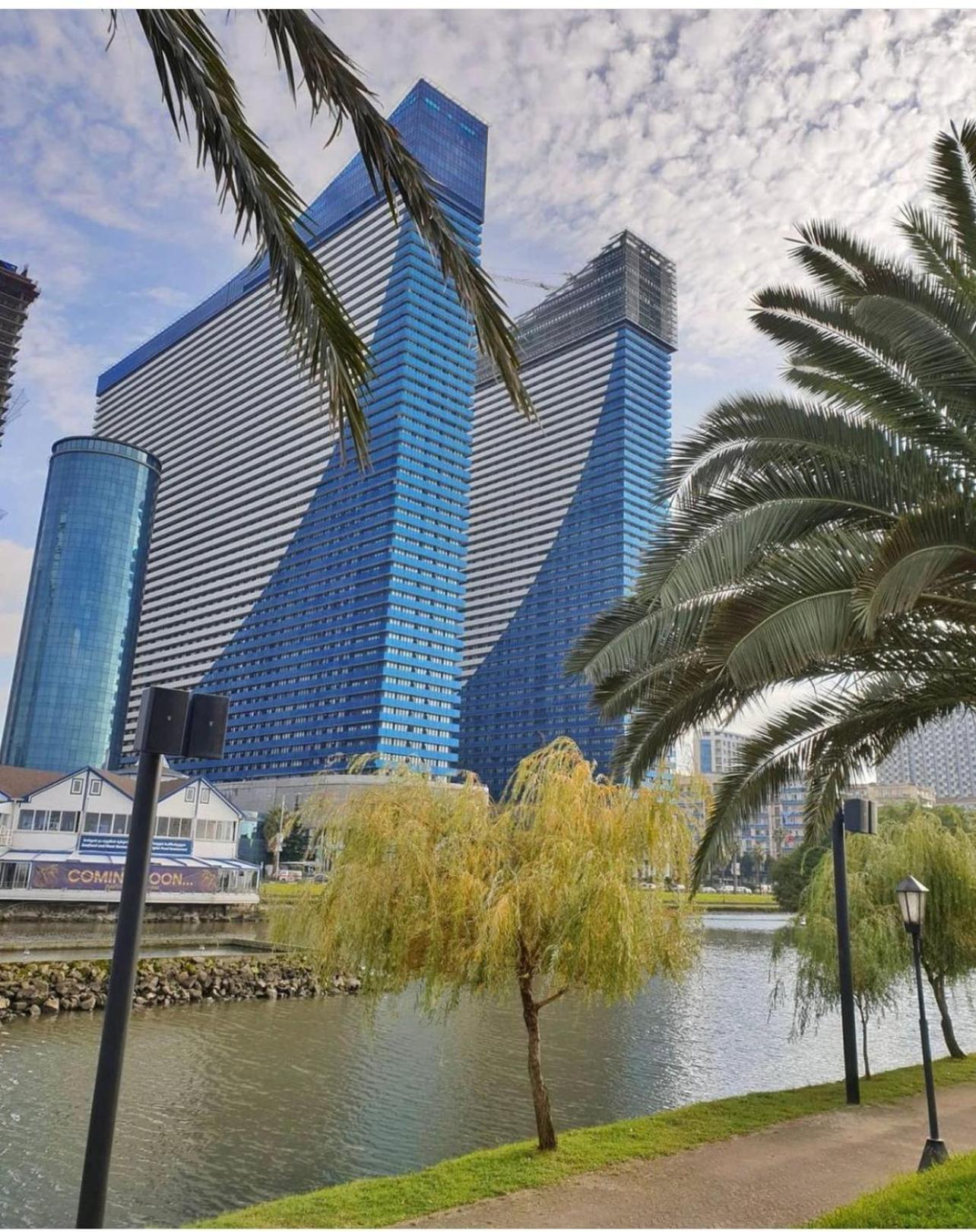 Hotel Black Sea Luxury Towers Batumi Exterior foto