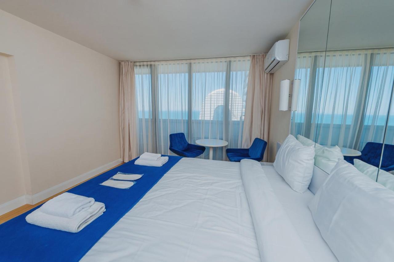 Hotel Black Sea Luxury Towers Batumi Exterior foto