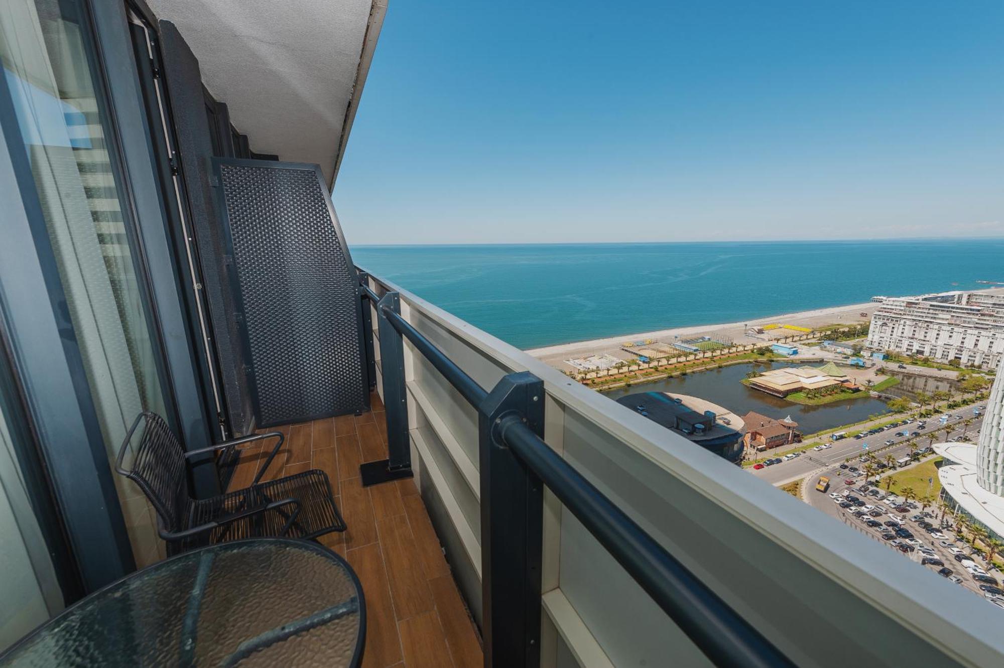 Hotel Black Sea Luxury Towers Batumi Exterior foto