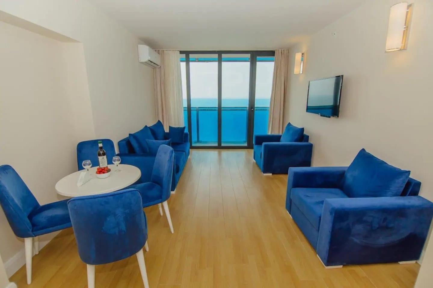Hotel Black Sea Luxury Towers Batumi Exterior foto